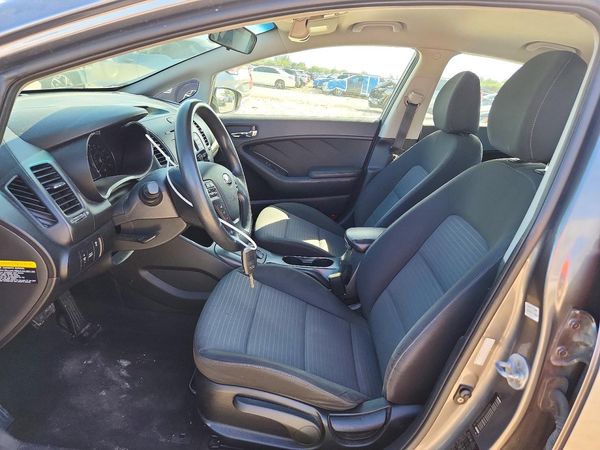 2016 KIA FORTE — DENT