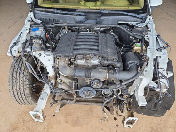 2012 PORSCHE CAYENNE — Engine bay