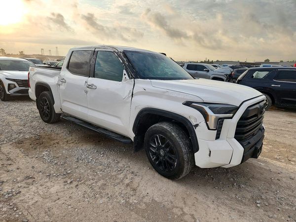 2026 TOYOTA TUNDRA SR5 — Passenger 3/4