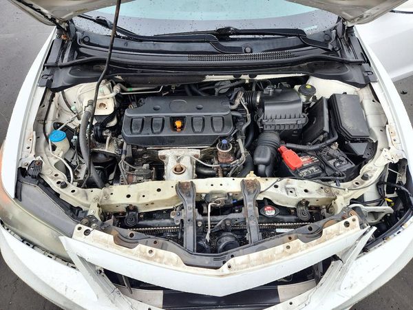 2013 ACURA ILX 20 — Engine bay
