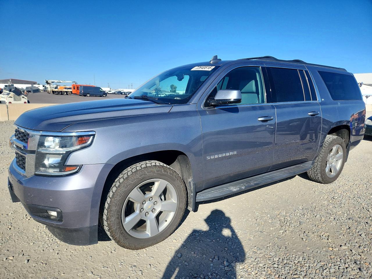 2018 CHEVROLET SUBURBAN LT — Front 3/4