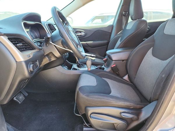 2014 JEEP CHEROKEE Sport — DENT
