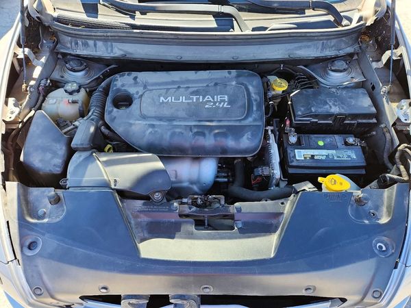 2014 JEEP CHEROKEE Sport — Engine bay