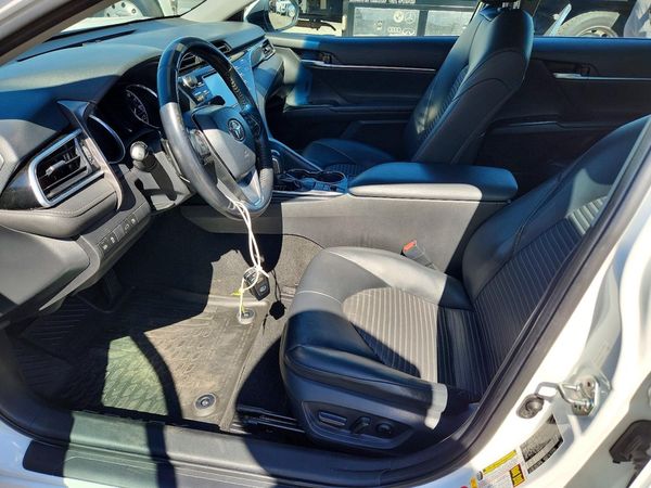 2018 TOYOTA CAMRY SOLA SE/XLE Hybrid — DENT