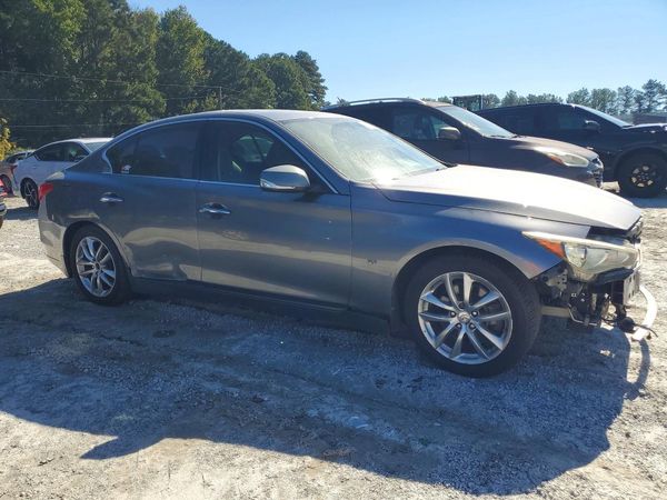 2014 INFINITI Q50 — Passenger 3/4