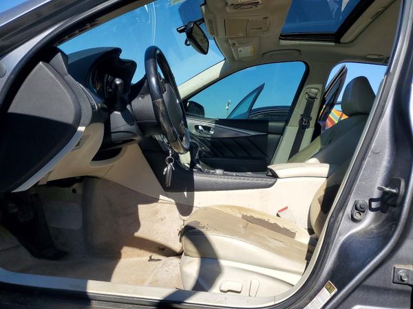 2014 INFINITI Q50 — DENT