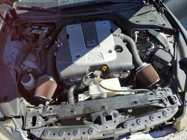 2014 INFINITI Q50 — Engine bay
