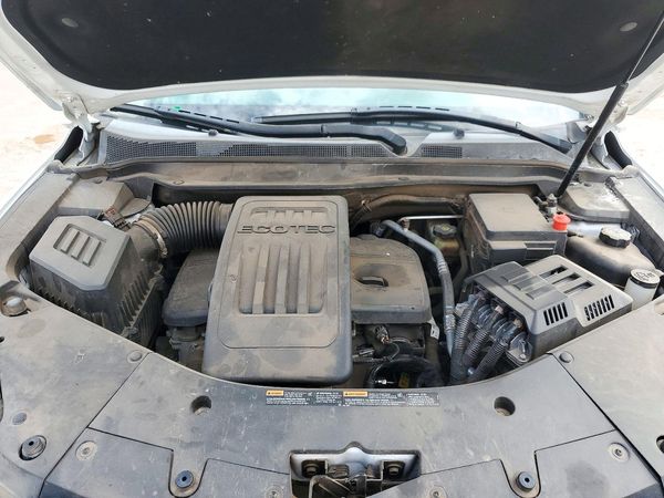 2016 CHEVROLET EQUINOX LT — Engine bay