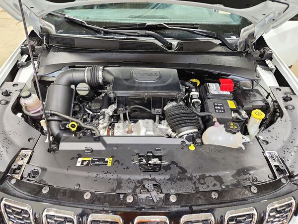2025 JEEP COMPASS Limited — Engine bay