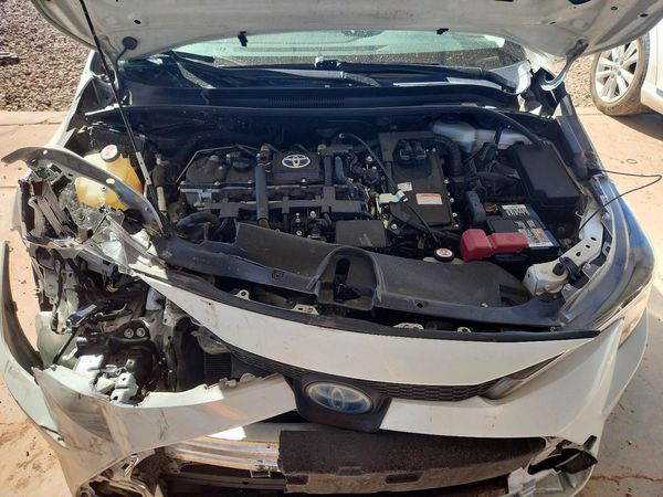 2020 TOYOTA COROLLA LE — Engine bay