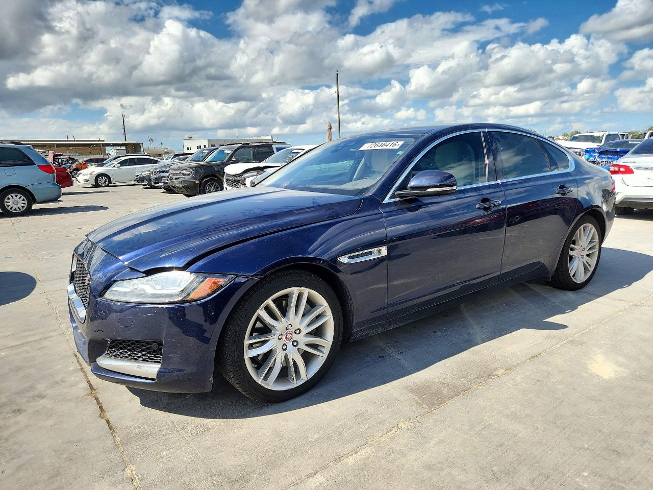 2016 JAGUAR XF Prestige — Front 3/4