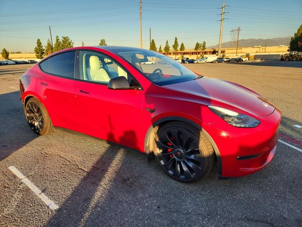 2021 TESLA MODEL Y — Passenger 3/4
