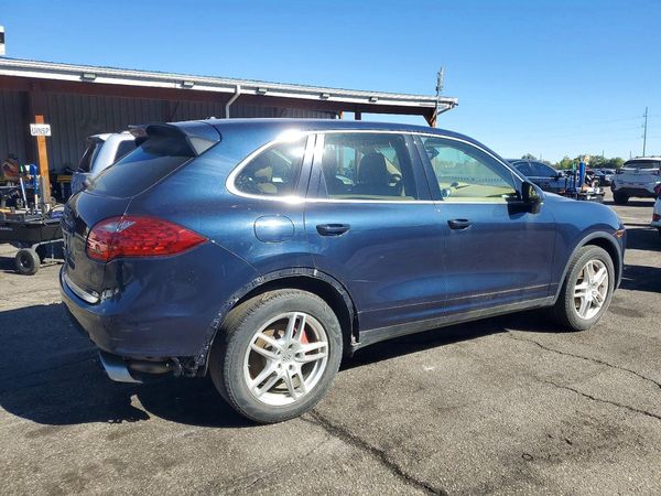 2013 PORSCHE CAYENNE — PSRA