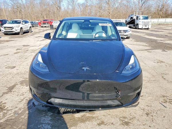 2024 TESLA Y