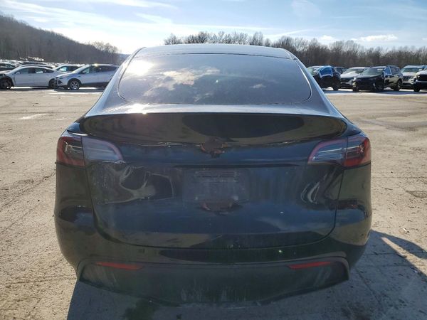2024 TESLA Y