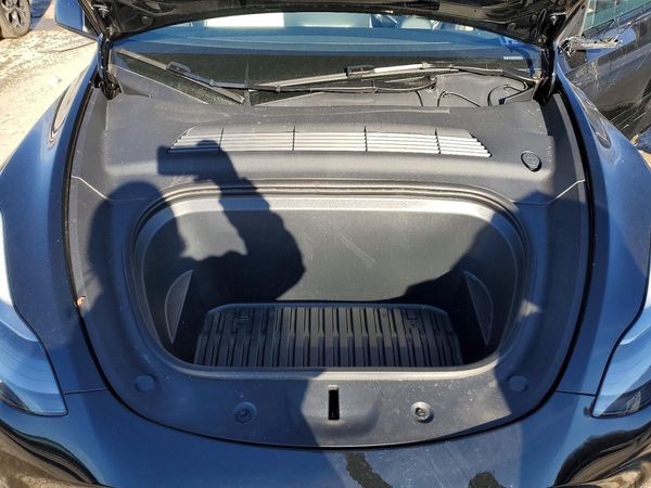 2024 TESLA Y