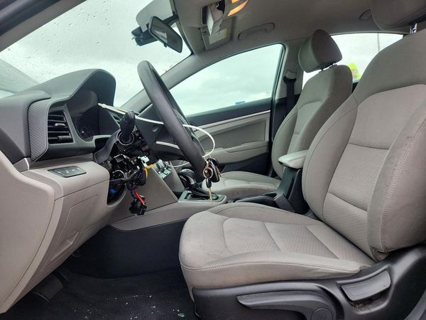 2019 HYUNDAI ELANTRA — DENT
