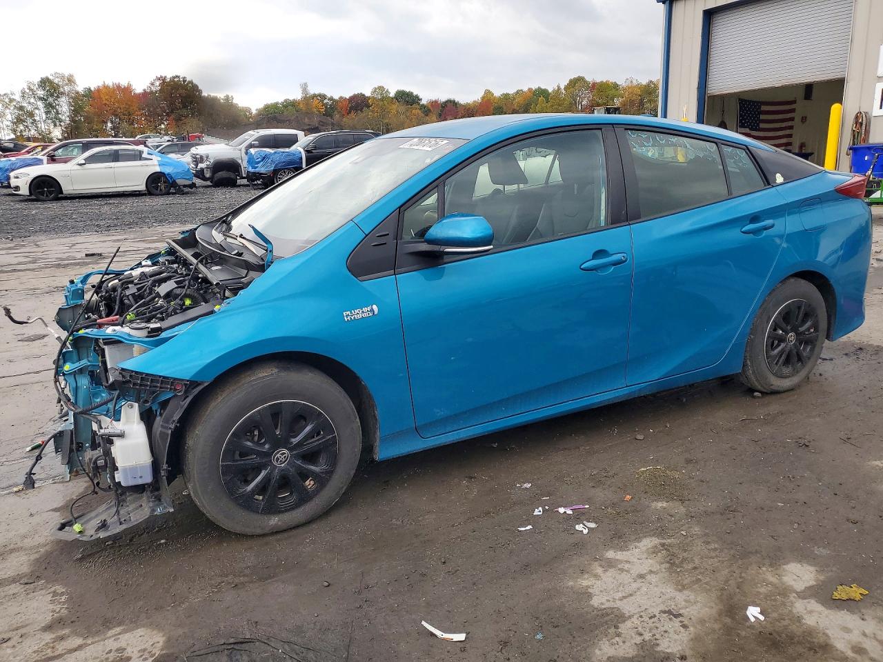 2022 TOYOTA PRIUS — Front 3/4