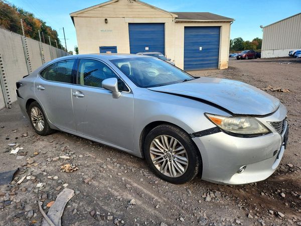 2015 LEXUS ES 350 — Passenger 3/4