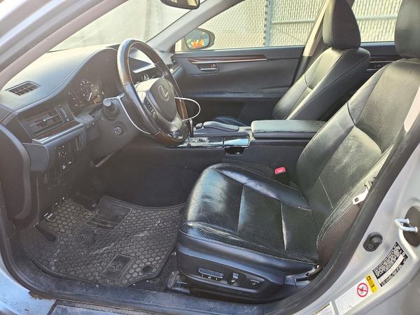 2015 LEXUS ES 350 — DENT