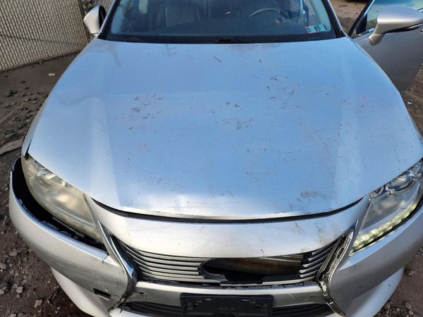 2015 LEXUS ES 350 — Engine bay