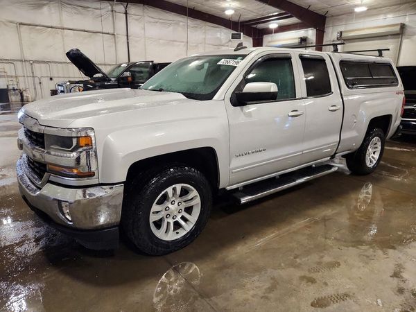 2019 CHEVROLET SILVERADO LT — Front 3/4