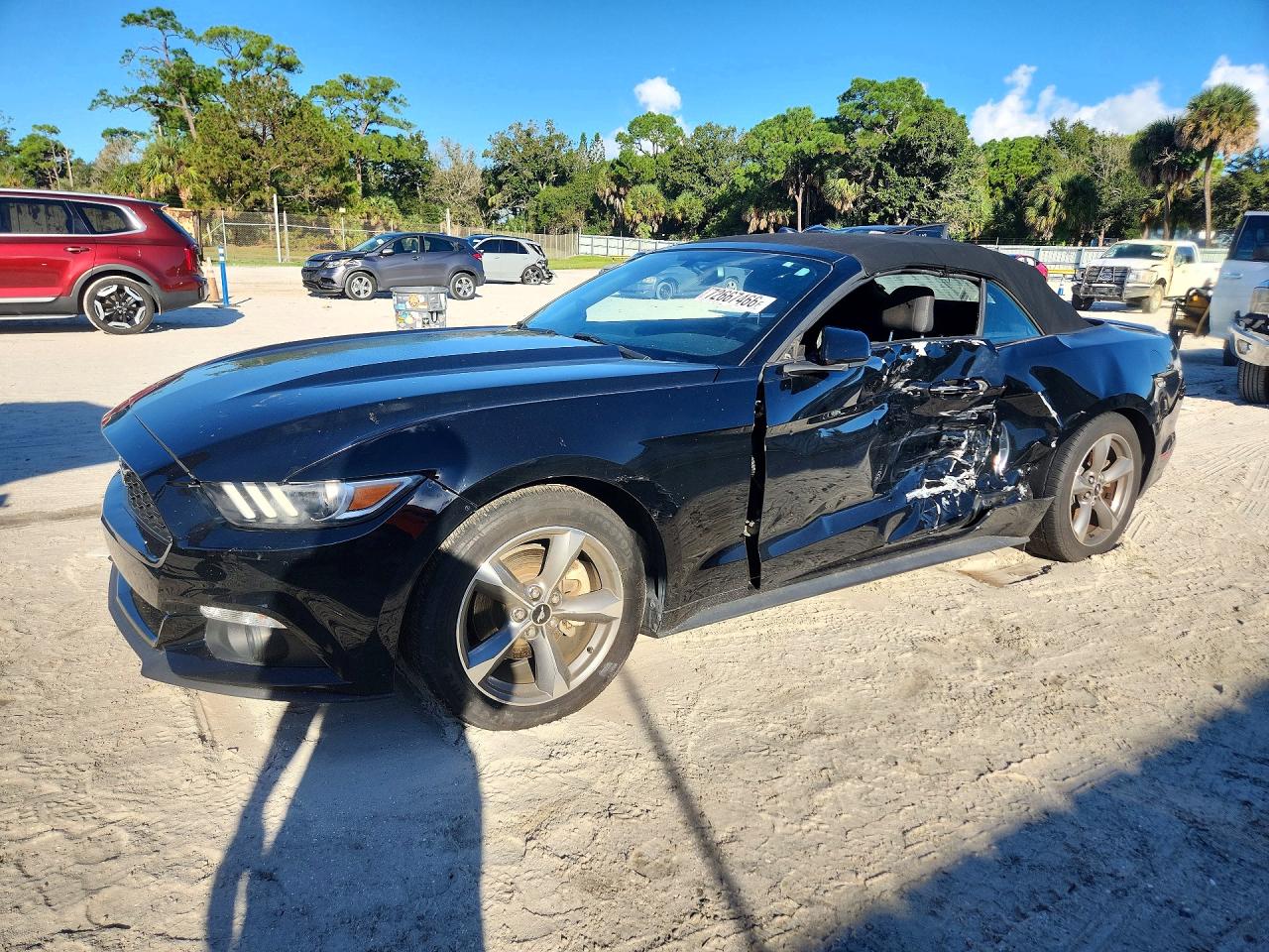 2017 FORD MUSTANG V6 Convertible — Front 3/4