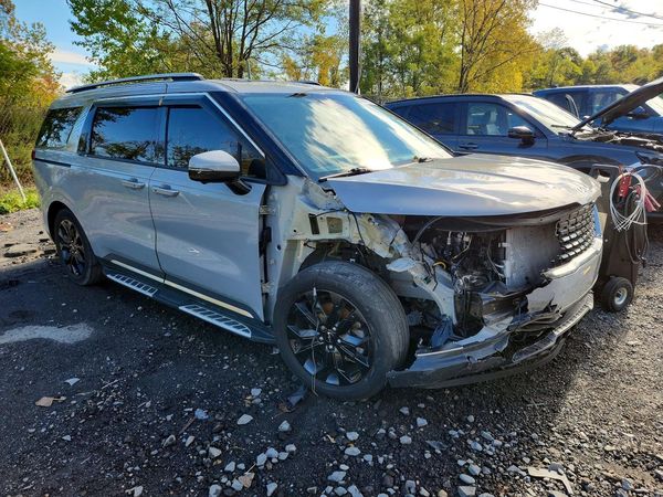 2024 KIA CARNIVAL — Passenger 3/4
