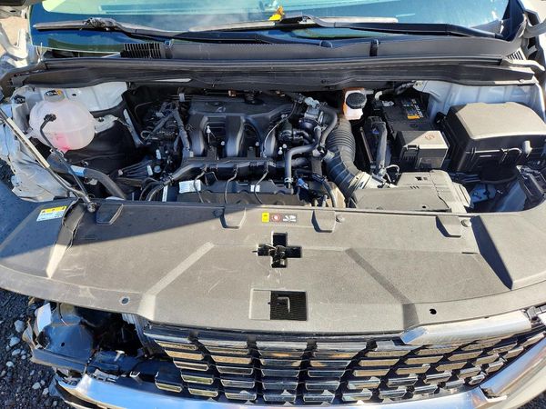 2024 KIA CARNIVAL — Engine bay