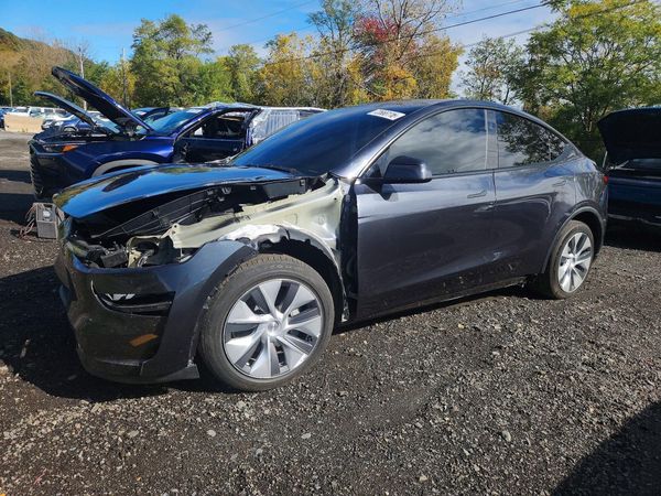 2026 TESLA MODEL Y — DSFA — Front 3/4