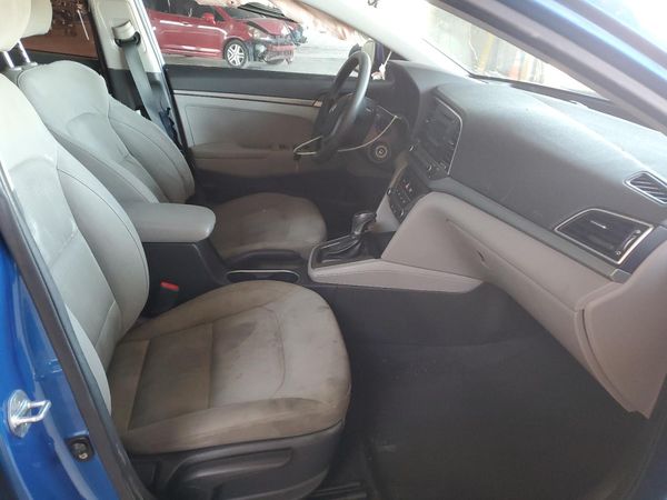 2017 HYUNDAI ELANTRA SE Base
