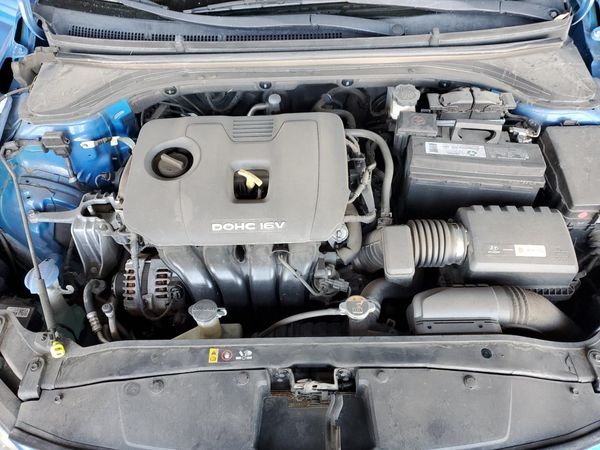 2017 HYUNDAI ELANTRA SE Base