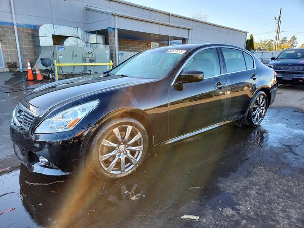 2012 INFINITI G37 — Front 3/4