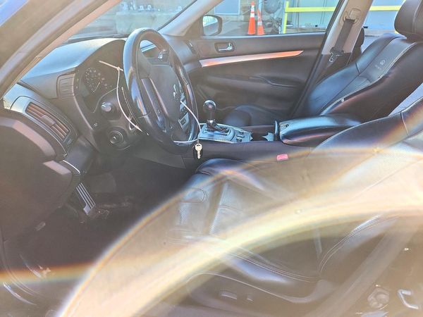 2012 INFINITI G37 — DENT
