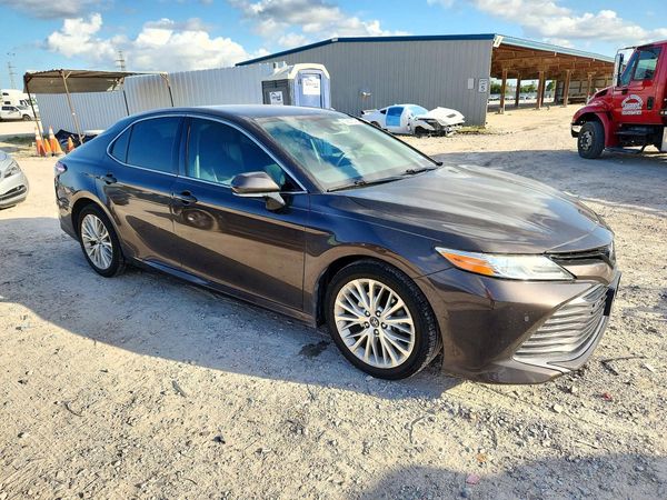 2018 TOYOTA CAMRY L/LE/SE/XLE — Passenger 3/4