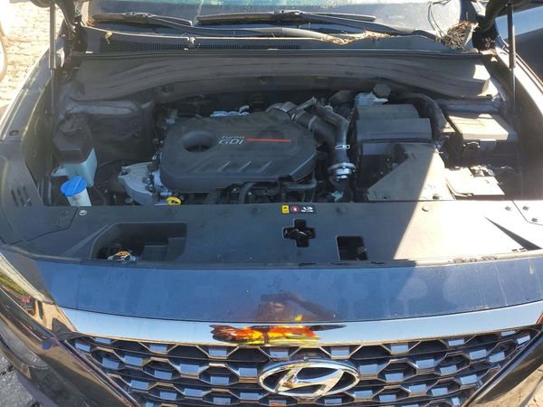 2020 HYUNDAI SANTA FE Limited — Engine bay