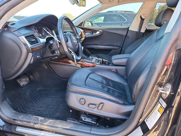 2015 AUDI A7 — DENT