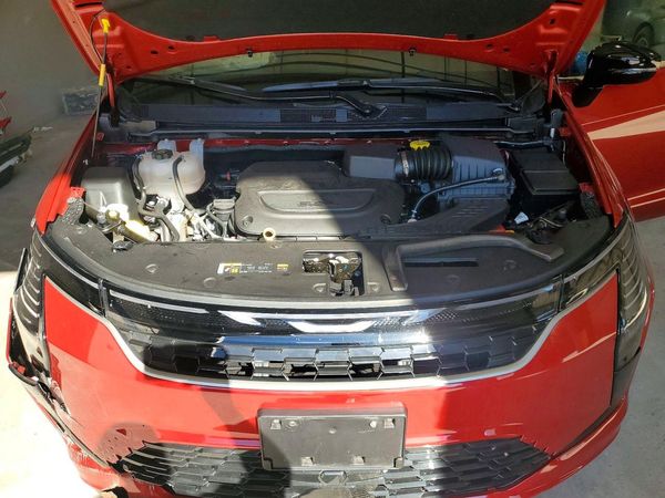 2027 CHRYSLER PACIFICA Limited — Engine bay