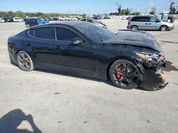 2019 KIA STINGER GT