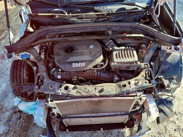 2016 BMW X1 xDrive28i — Engine bay