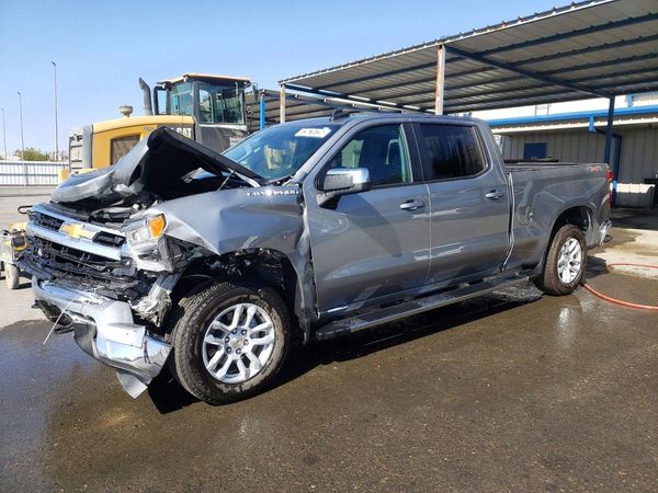 2026 CHEVROLET SILVERADO LT — Front 3/4