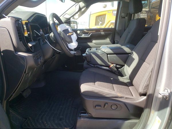 2026 CHEVROLET SILVERADO LT — DENT