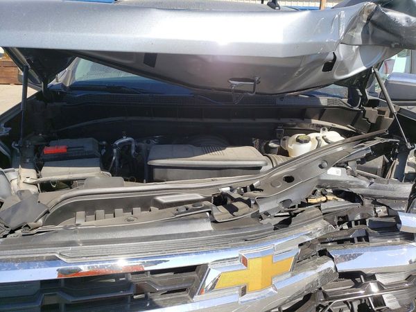 2026 CHEVROLET SILVERADO LT — Engine bay