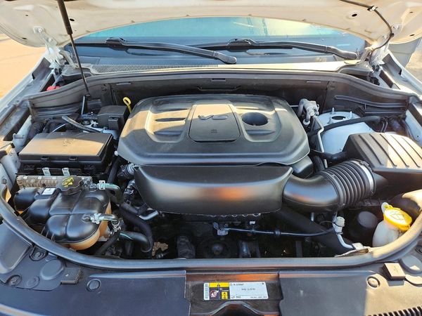 2020 JEEP GRAND CHEROKEE Limited — Engine bay