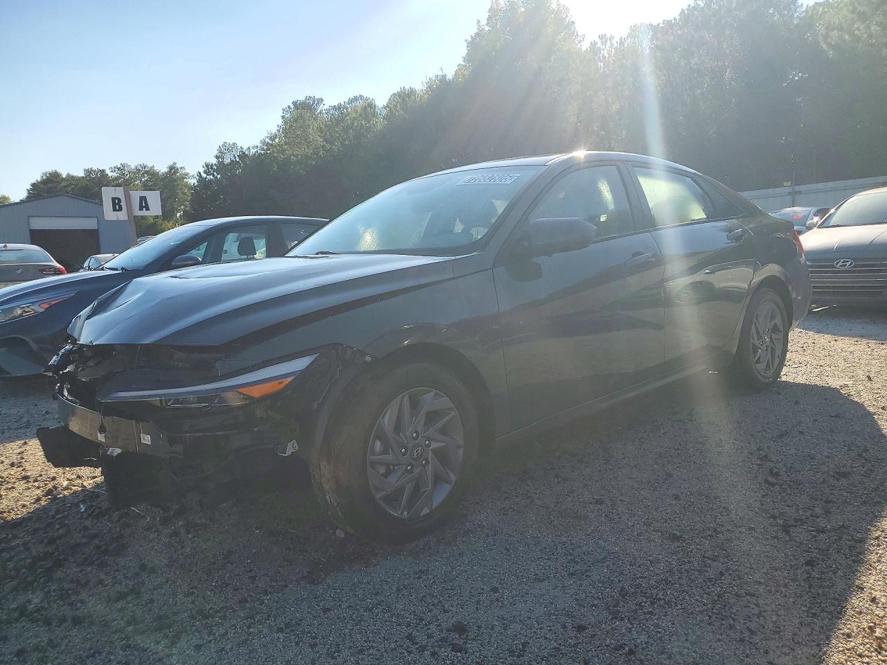2024 HYUNDAI ELANTRA SEL — Front 3/4
