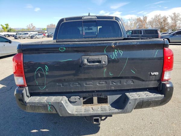 2017 TOYOTA TACOMA