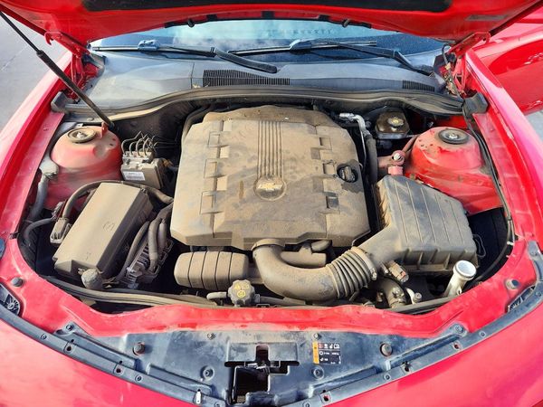 2015 CHEVROLET CAMARO 1LT — Engine bay