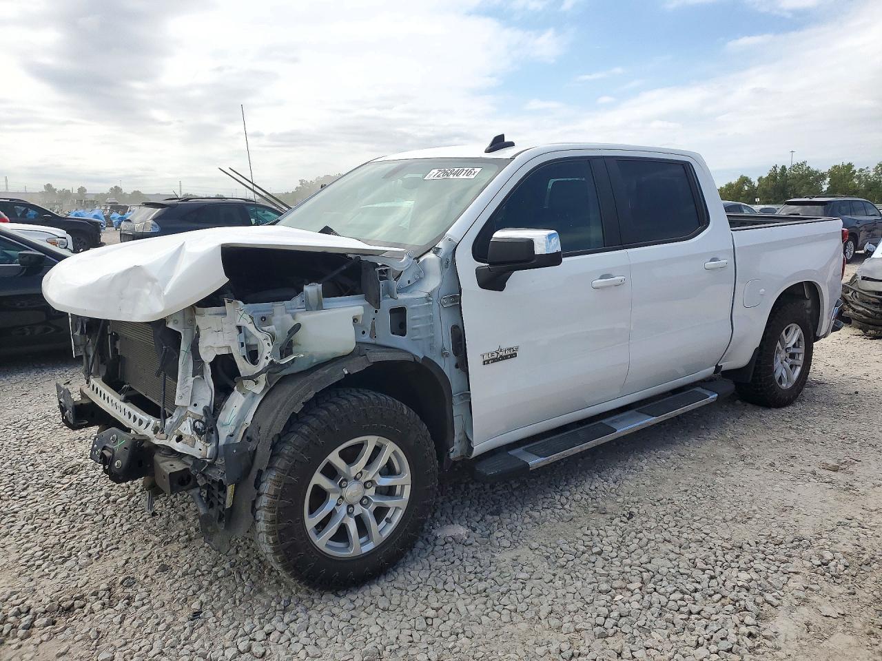 2019 CHEVROLET SILVERADO LT — Front 3/4