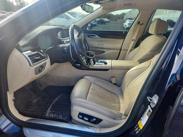 2018 BMW 750 xDrive — DENT