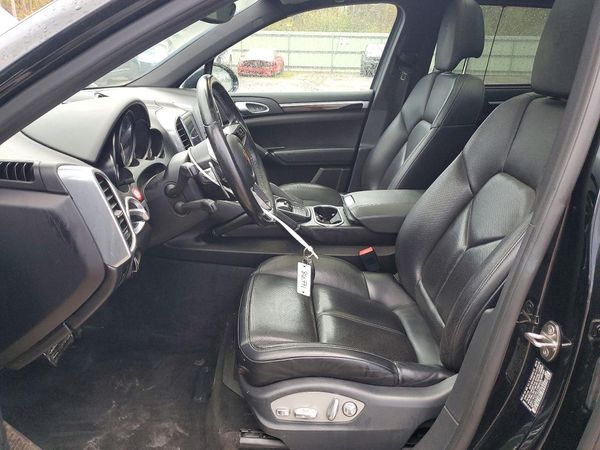 2017 PORSCHE CAYENNE — DENT